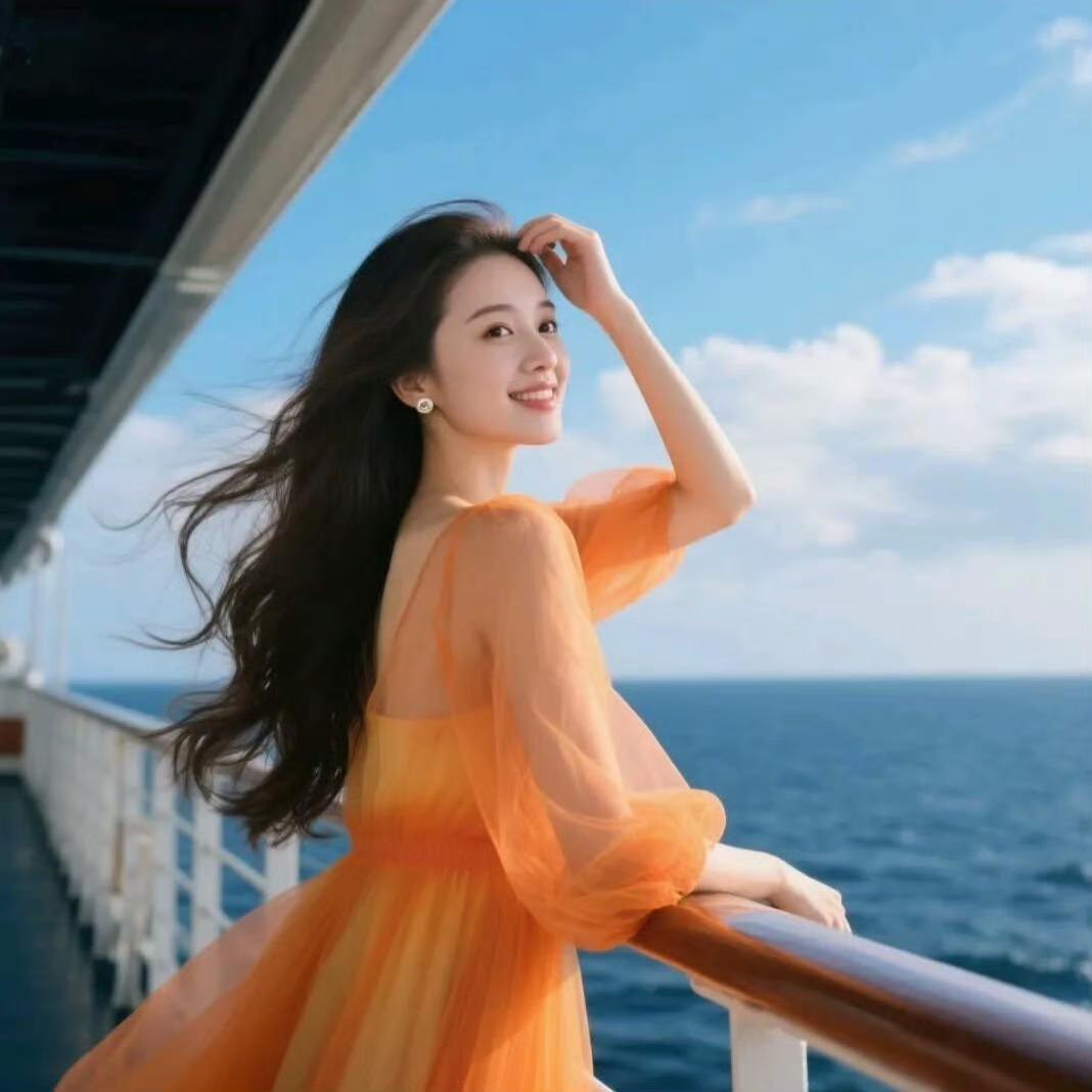 十几个退休老太太围一桌，本来挺高兴的事，结果从头吵到尾。张姐刚说完儿媳妇给她