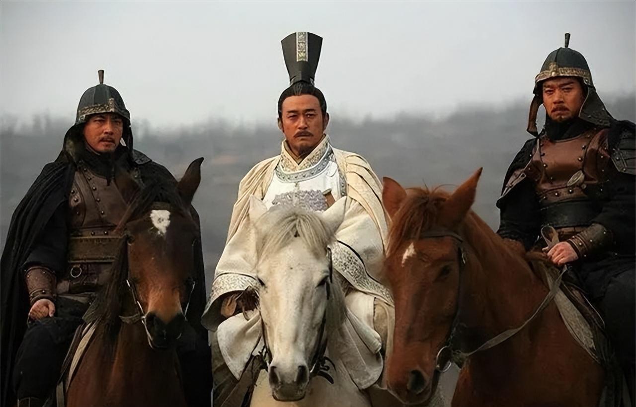 公元前361年，卫鞅访秦时，夜宿老农家，熟睡中一女子钻进了他的被窝，商鞅吓得跳起