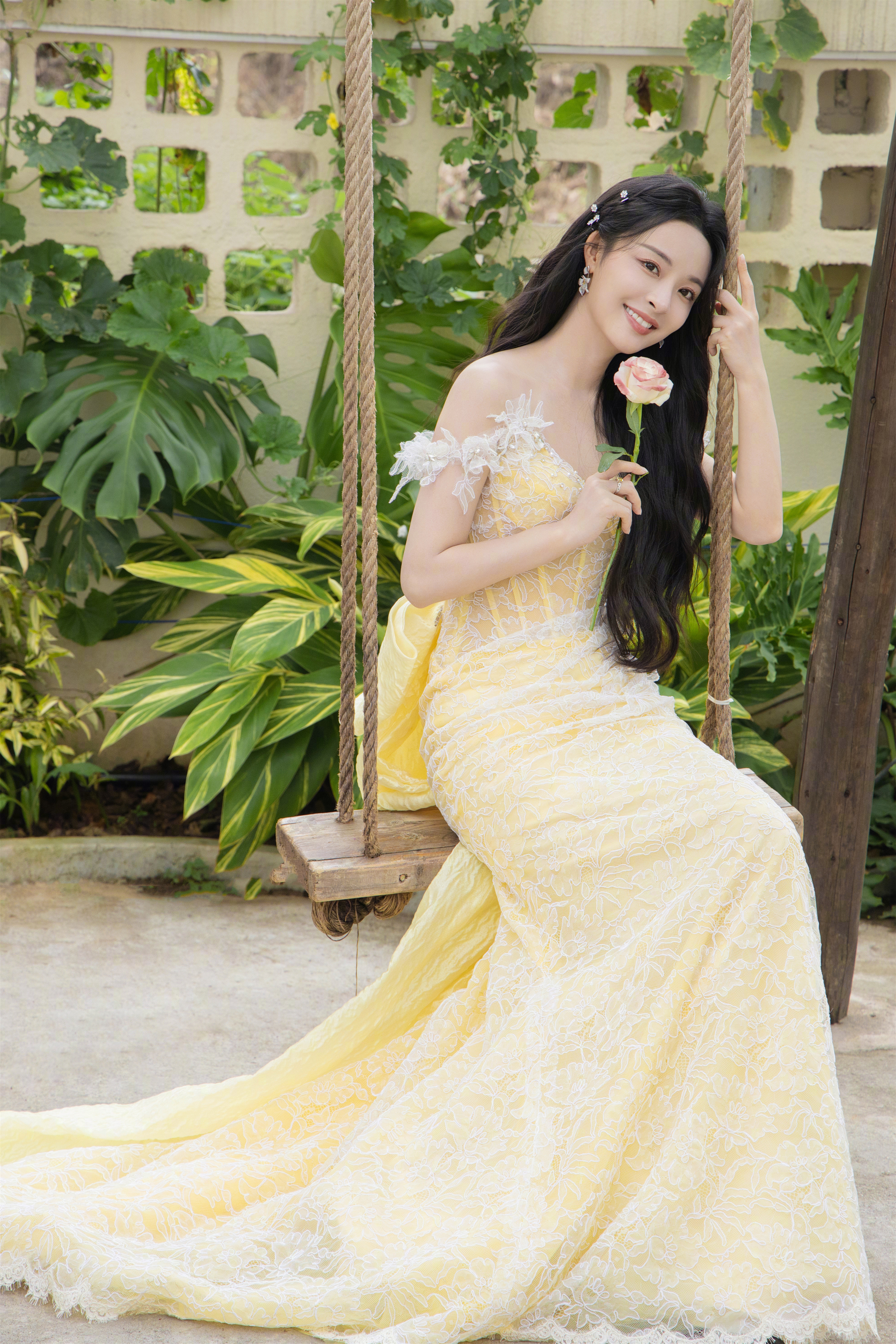 李莎旻子，仙气纱裙，明黄的甜美少女穿搭​​​