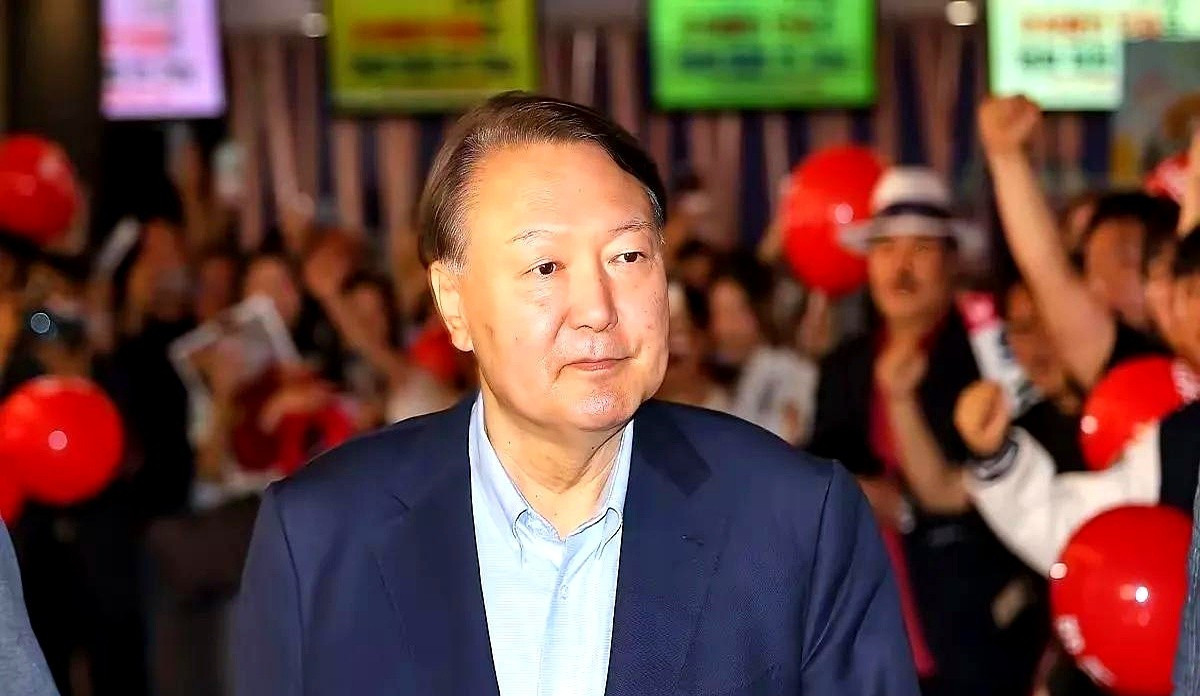 尹锡悦两头忙家事闹心尹锡悦最近露面，一脸疲惫，官司缠身已