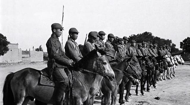 1942年，冀南军区开会时，参谋万怀臣提到一个情报：山东武城县有座伪军炸药厂，设