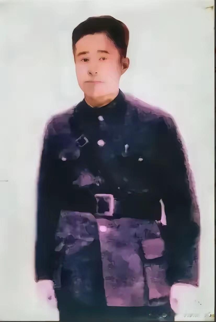 1937年，为了找到日军狙击手，20岁的小战士，藏尸体堆4个小时，才发现了敌人的