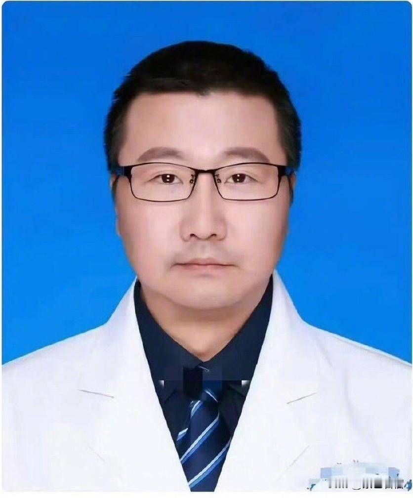 这个医生火了！他叫席玮，是南京肿瘤医院的一名医生。14年来，