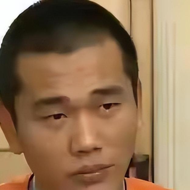 妈妈被入室歹徒折磨近2小时不敢出声，只为保全楼上熟睡的女儿。丁照月用一种违背生理