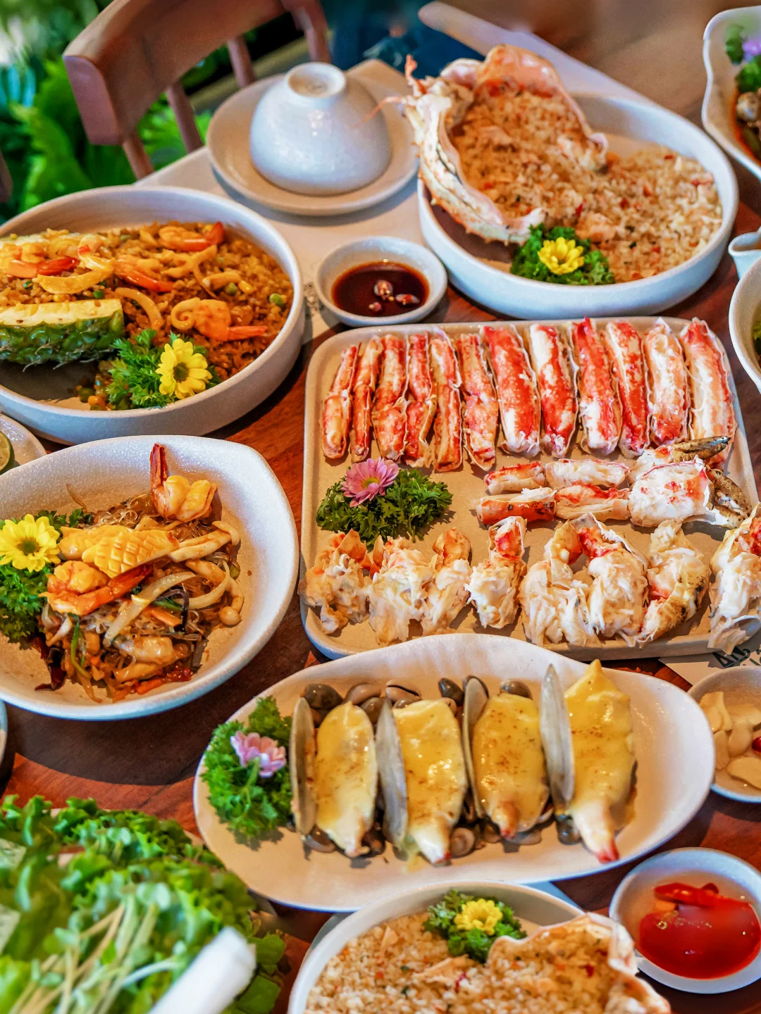 岘港美溪海滩！巨好吃海鲜🦞大排档🤤…
