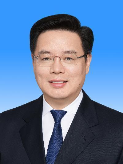 【广东省人大常委会党组成员覃伟中被查！】据央视新闻今日报道，广东省人大常委会党组