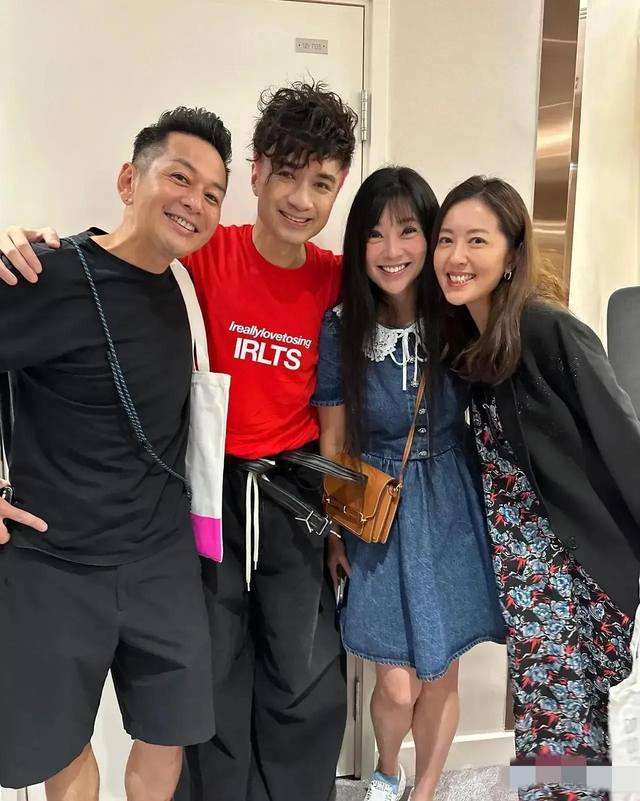 这真是古巨基吗？怎么变得这么娘了，而且又老又丑！