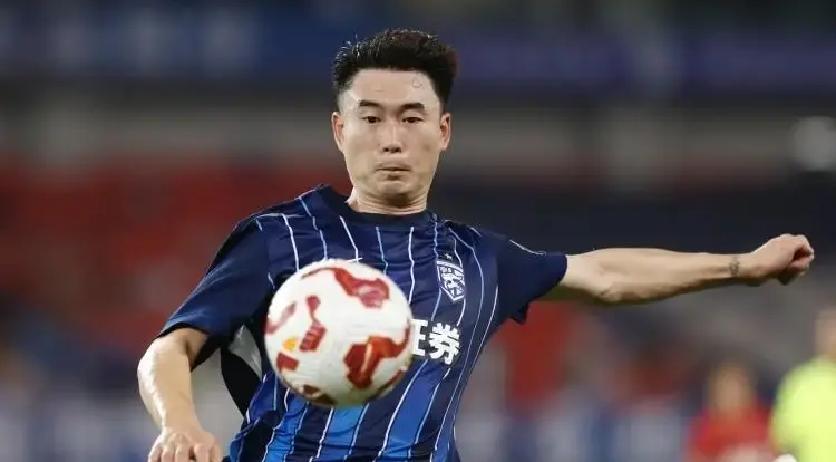 结果一出，球迷群直接炸锅：三镇真没散！1.5亿到账，官方盖章“逆风翻盘”。