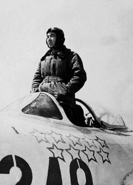 1971年，“913事件”后，空军司令部乱成一锅粥，一个空军干部在会议上吵吵闹闹
