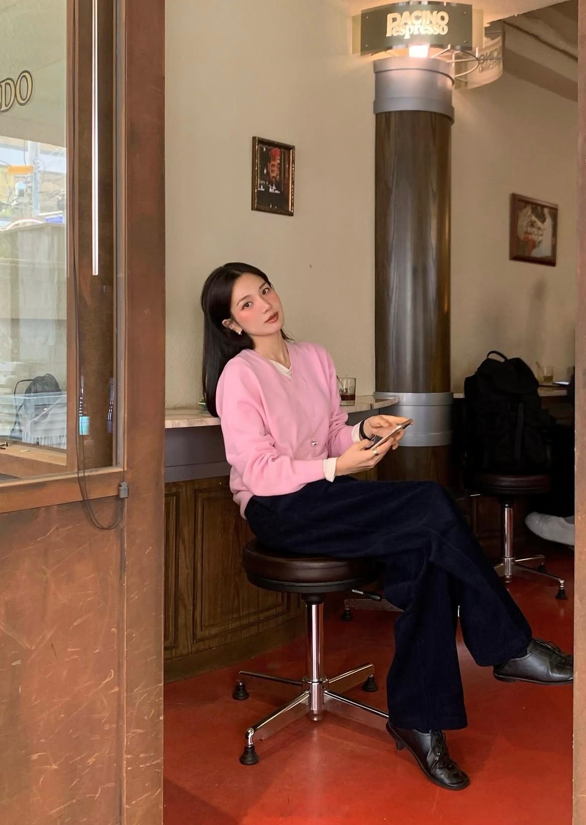 穿搭分享连续更新第2705天韩国时尚女生日常搭配周一来啦韩系穿搭超能新星汇新星