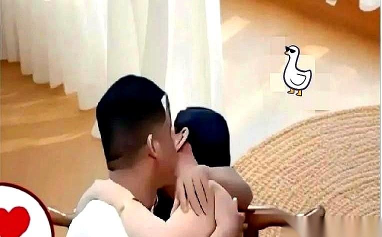 长沙那个饭局的视频，我看了。真正让我后背发凉的，不是那个喝多了撒娇的女人，也不