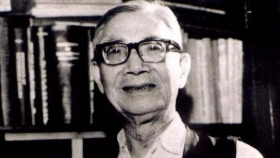 茅以升生于1896年，江苏镇江人，自幼聪颖好学。童年时期，他常在秦淮河边观察船只