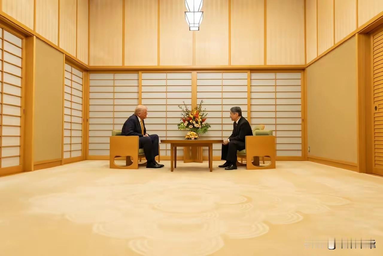 “最干净的会谈”，身旁无官员、无翻译、无国旗、无茶水、无记录、只有两人及摄影工作