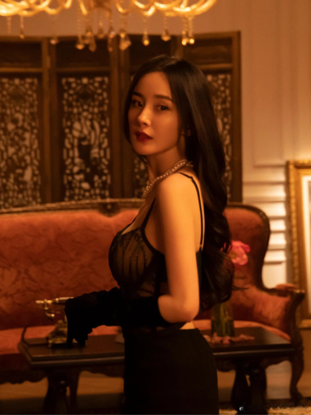 杨幂维多利亚的秘密大年初七万事如意🧧