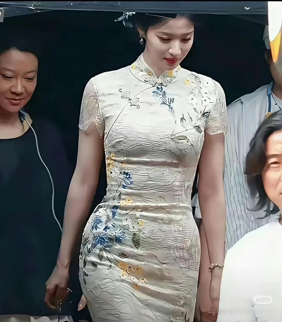 这个身材大家觉得能当明星吗