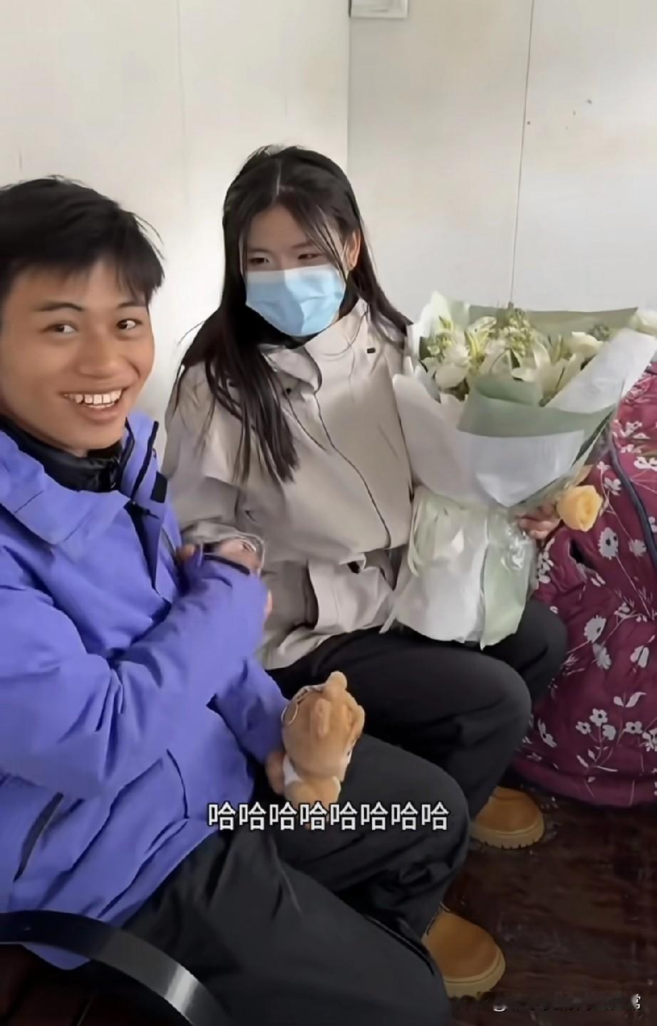 荒野求生赛秒变恋爱电视剧刚刷到张家界这场求生赛的最新片段——前几天还在搓火