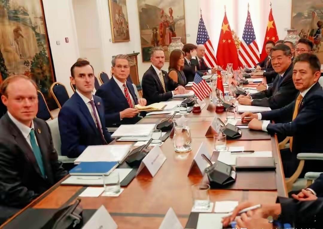 老美揣着空口袋来演戏，想靠嘴炮占便宜。之前，关税牌、芯片牌基本上废了。口袋里空