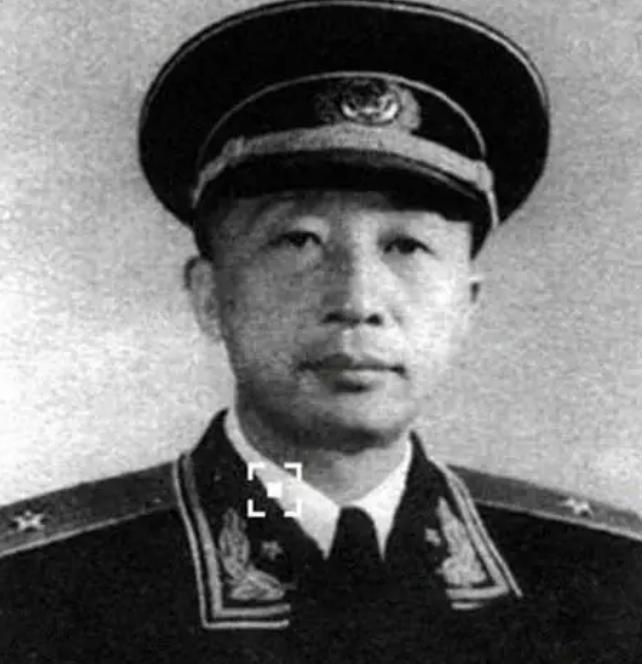 1970年，北京通县卫戍区警卫三师的一个看守所里，张学思没撑过去死了，他54岁，
