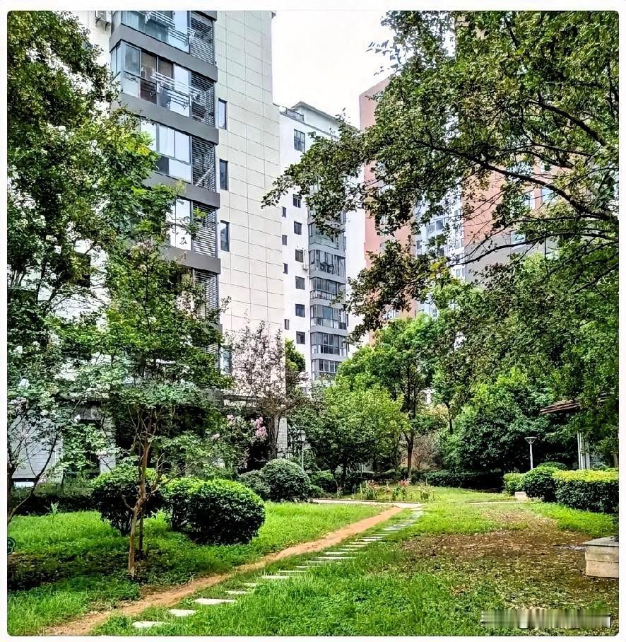 今天我把欠了五年的20000多物业费一次性给结清了，物业中心给我6折优惠，实际上