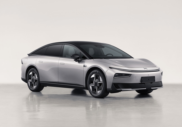 小鹏P7+增程版车身尺寸5071/1937/1512mm，轴距3000mm