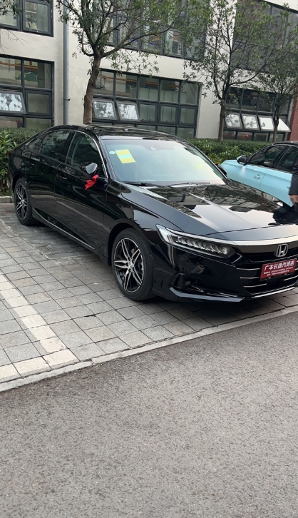 22款雅阁幻夜尊贵三个月浅谈买之前说油耗低，我自己平时上下班偶尔开开，跑了几次