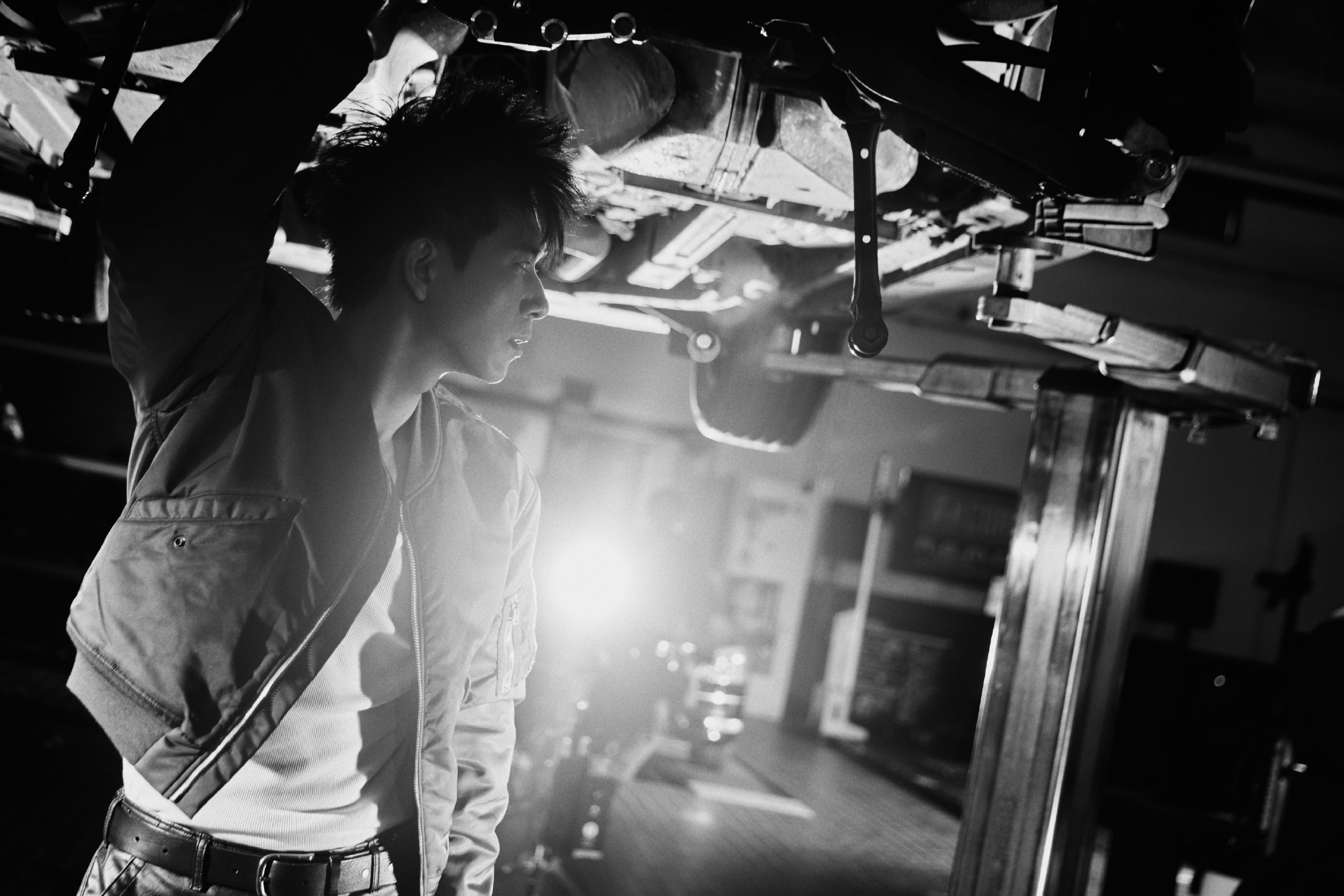 1.李现《雾里青》的造型团队，找的是嘉人的团队来做，片方想把这部剧打造成像《玫瑰