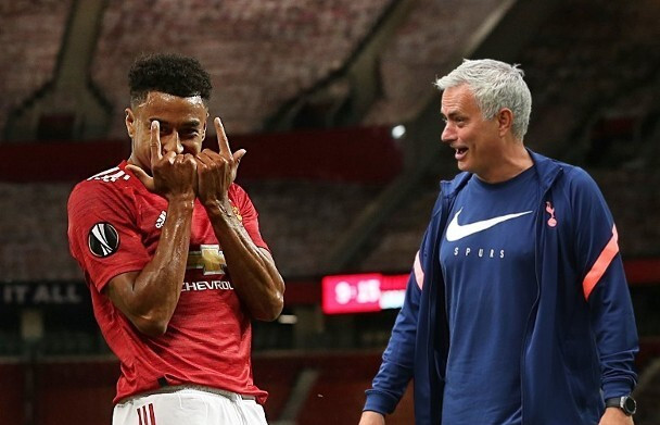 莫耶斯放下宿怨力捧卡里克，维拉利物浦切尔西千万小心谨慎，曼联跃升英超前三没商量