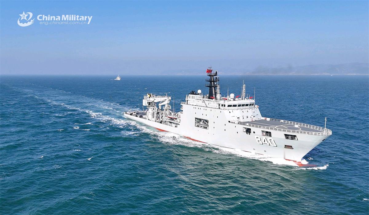 新型打捞救生船明镜湖船好图首见空军运搜直-9和这艘新船合练烽火问鼎计划中国海军