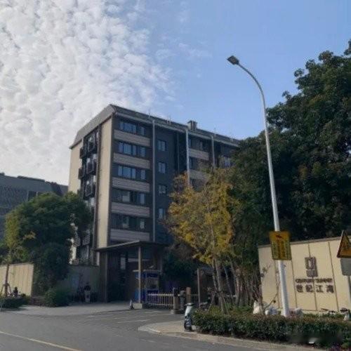 上海业主抱团1460万卖房！带看为零，中介戳穿：价太高没人买！上海杨浦融信