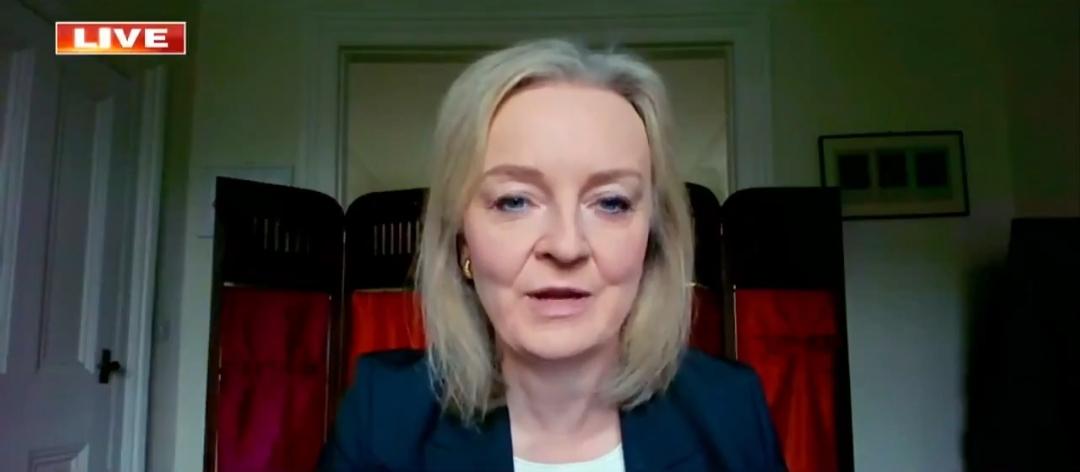 英国前首相特拉斯支持特朗普起诉BBC前英国首相特拉斯建议特朗普终结BBC特