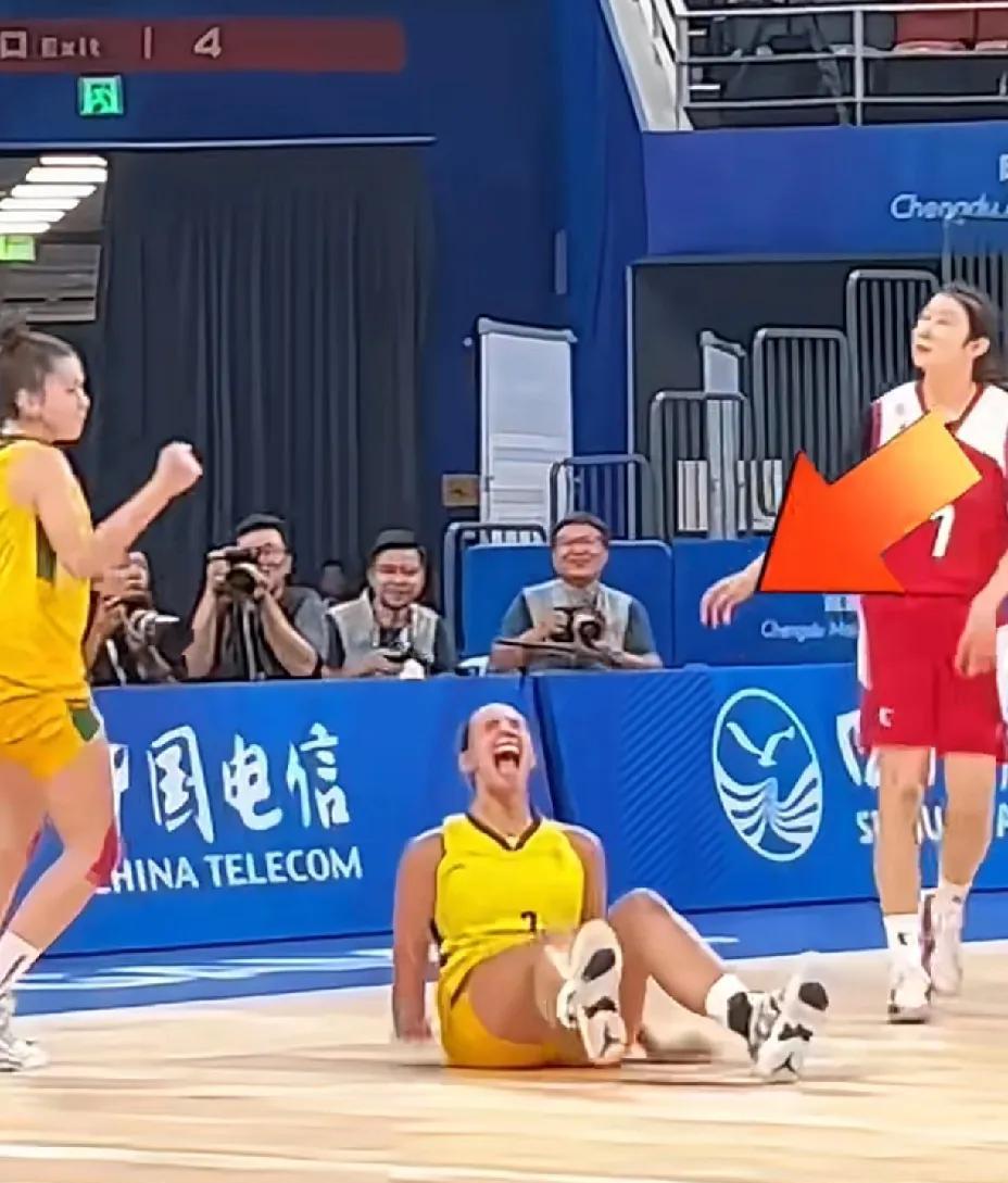 大运会女篮四分之一决赛，中国女篮逆转日本队晋级，报了女篮亚洲杯失利的一箭之仇。