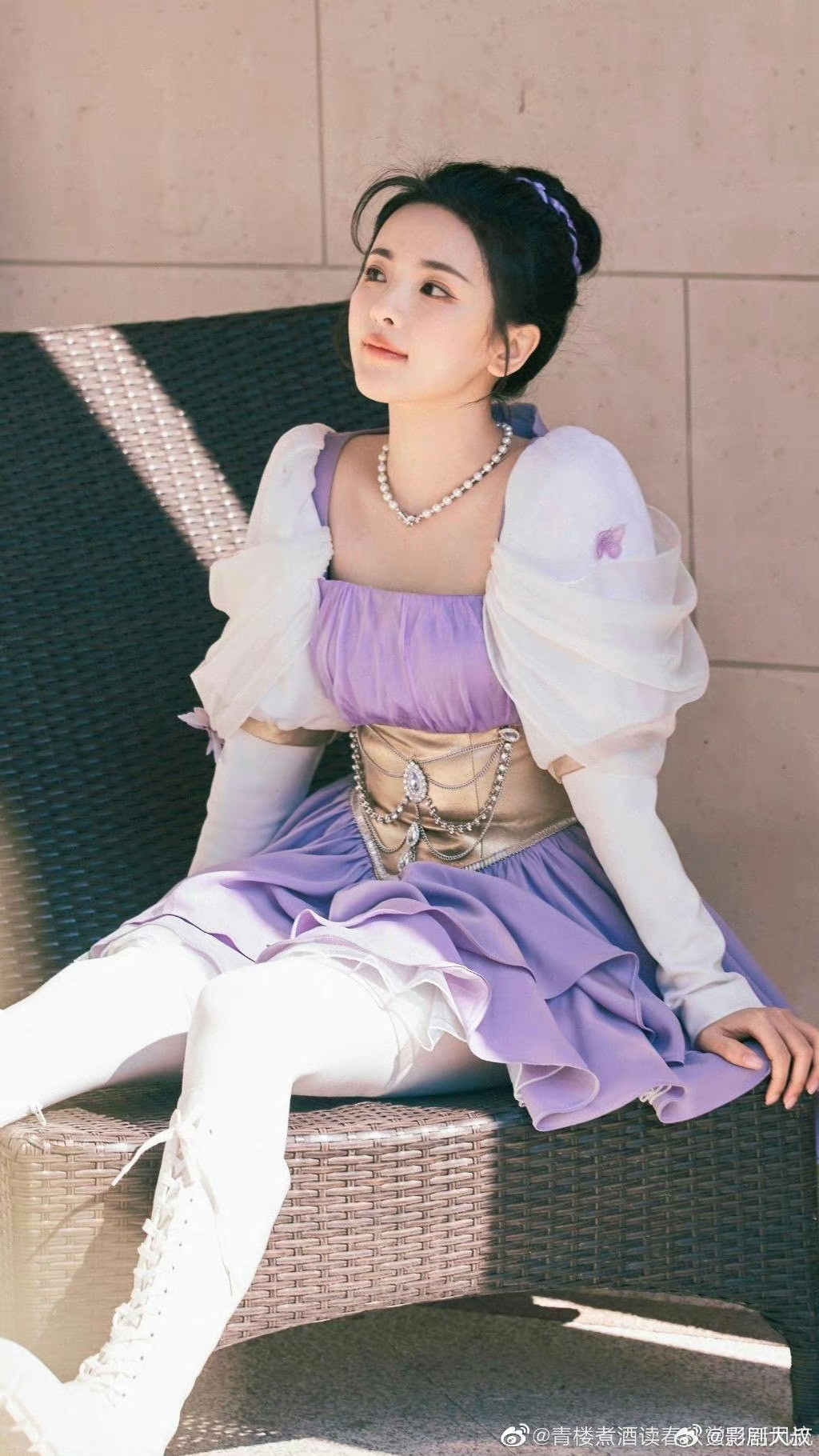 杨超越要是把长靴换掉，还能更漂亮​​​