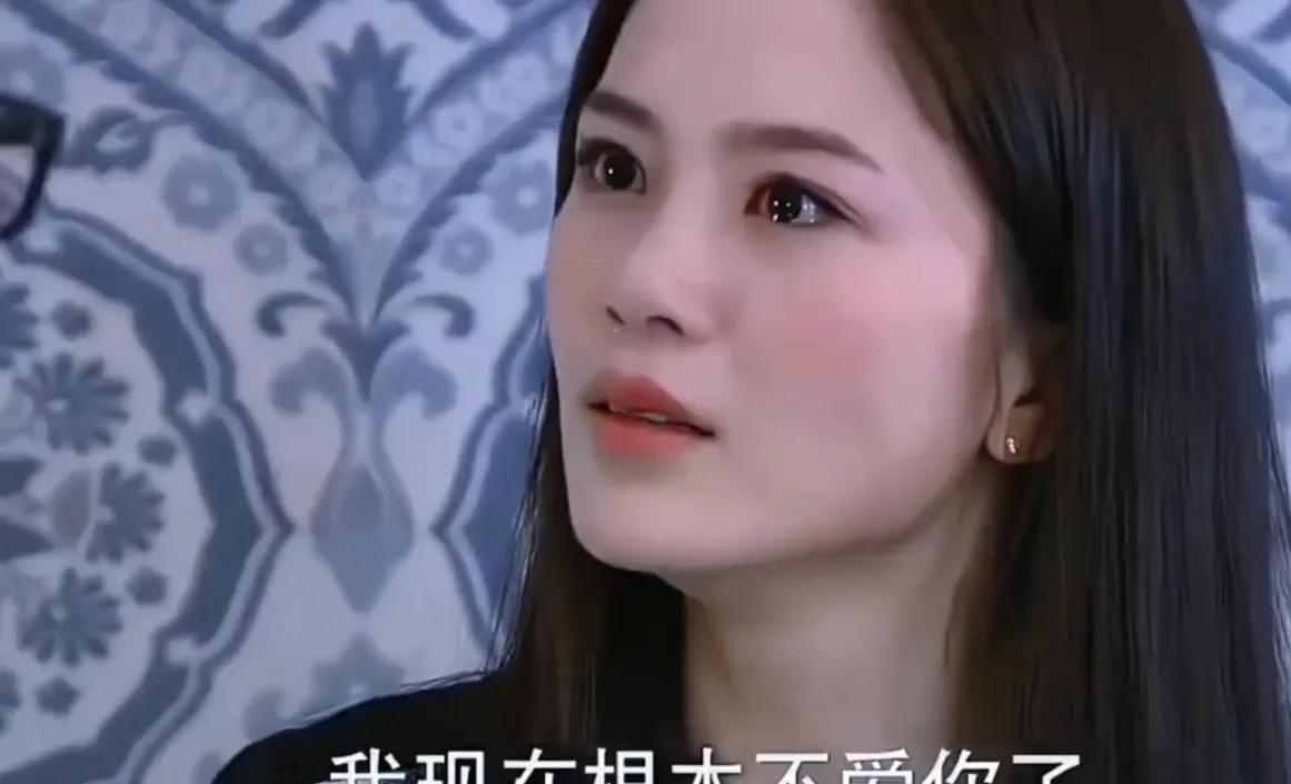 赵樱子这事儿,还挺有意思的。她在直播里轻描淡写,说跟一个男星分手了。关键线索