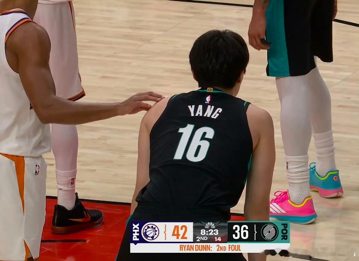 斯普利特看到杨瀚森发展联盟的表现了，第二节杨瀚森获得出场机会