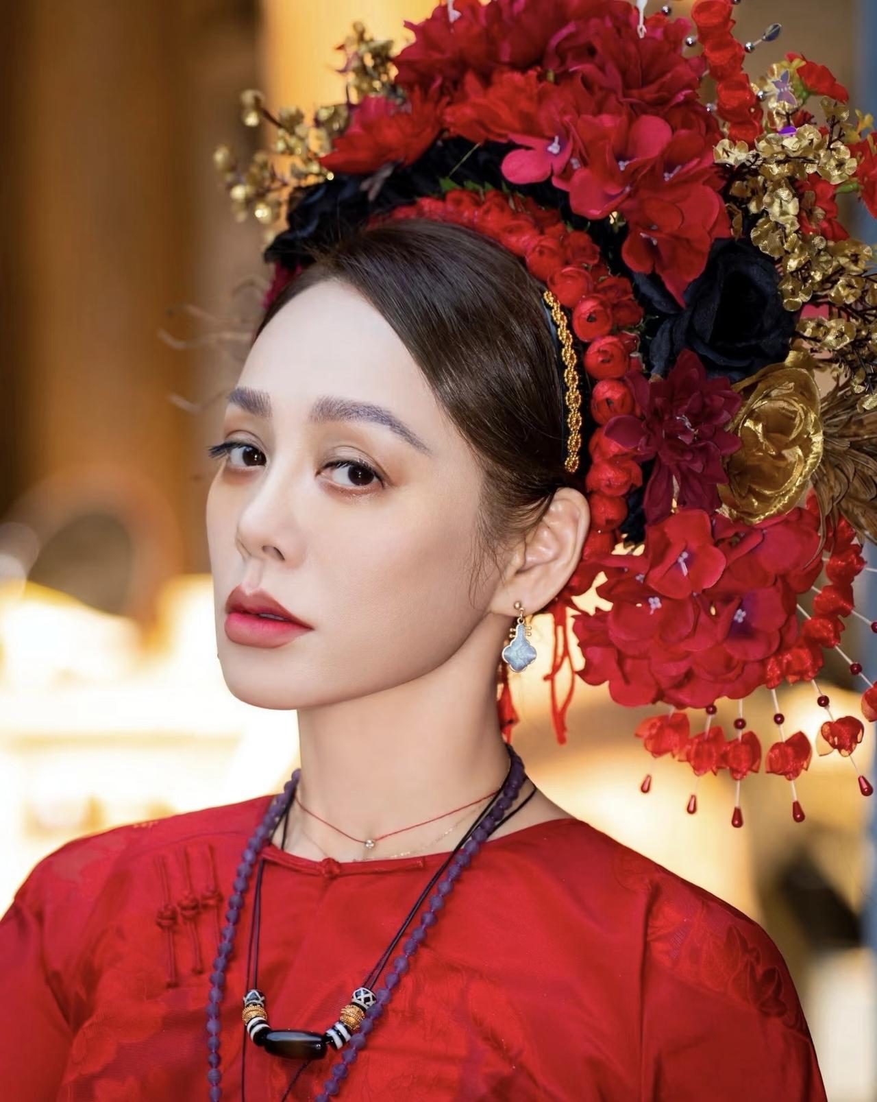 看得出来宁静怨念很大了，在《一路繁花2》中宁静忍不住吐槽，她说我遇到过一