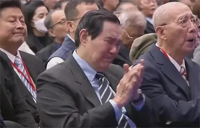 该啊！里外不是人！赖清德：未见马英九任内两岸和平红利。2025年12月2日，赖