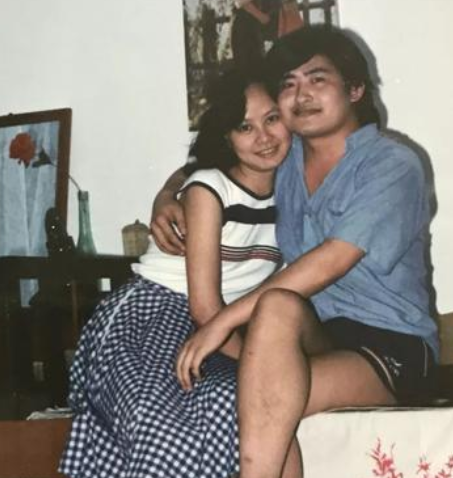 1988年，刘欢认识了湖南电视台主持人卢璐，相识9天后，便决定结婚。没想到，在结