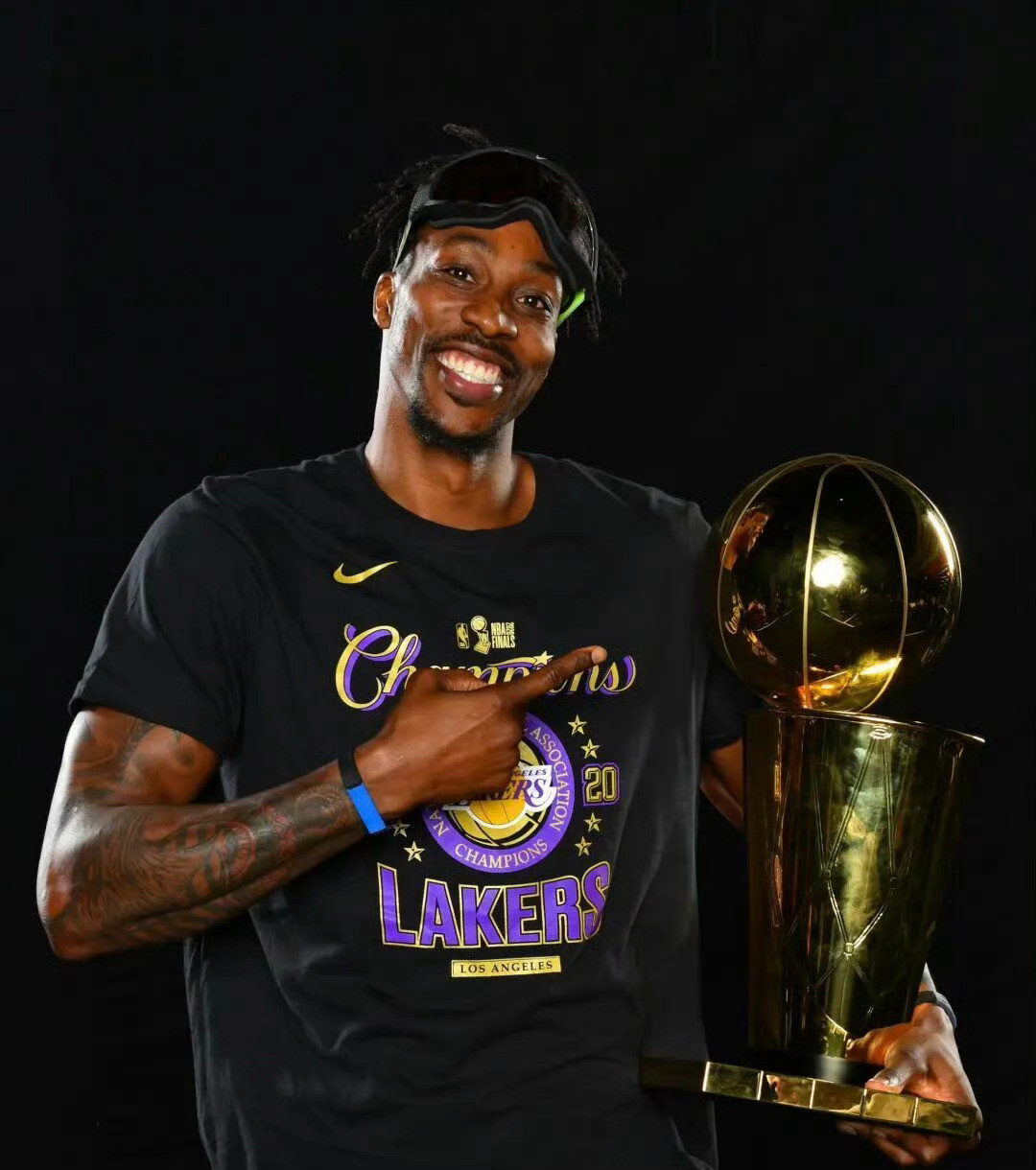 那时湖人的内线真强！祝退役后一切顺利霍华德宣布退役