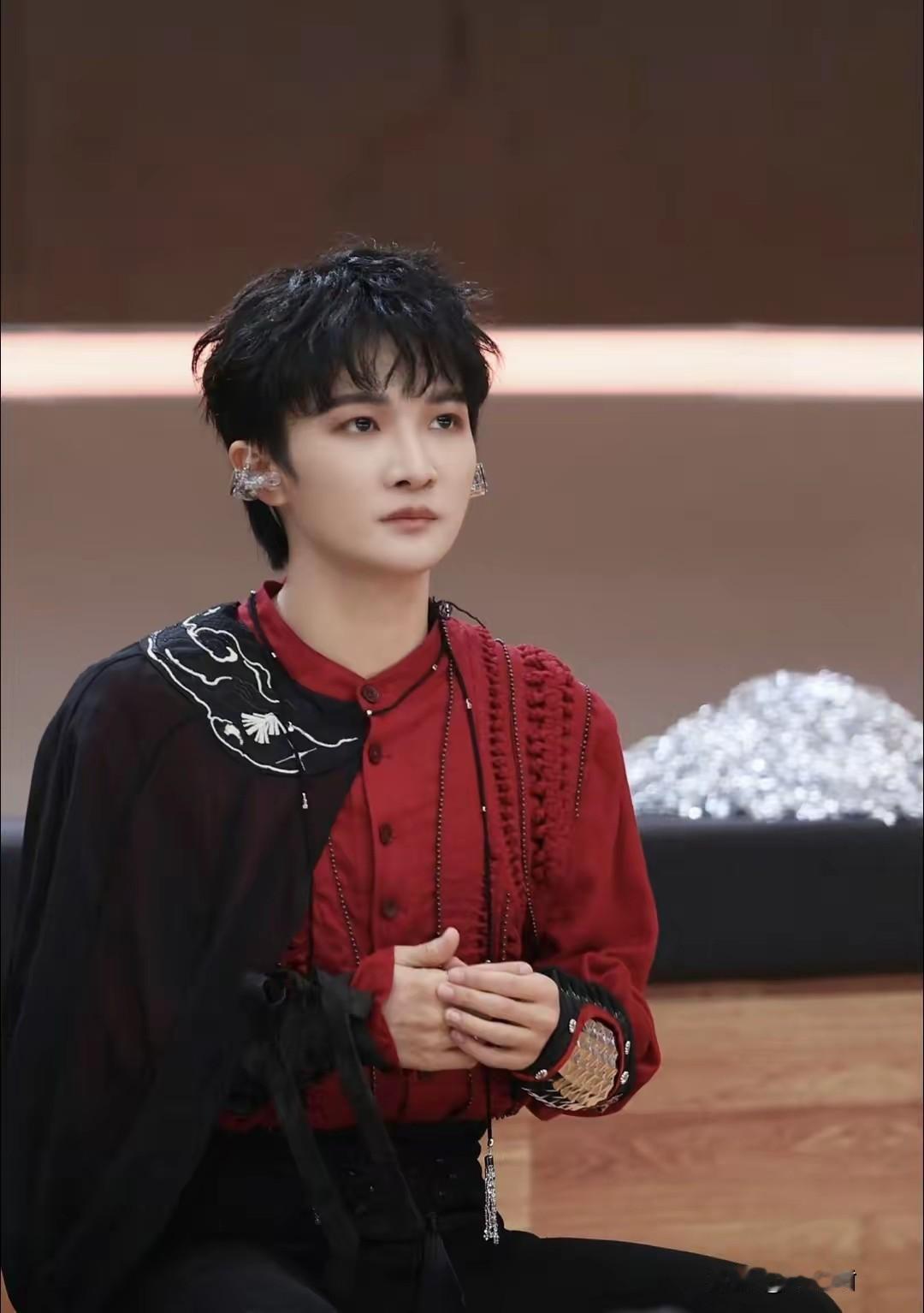 香港大埔宏福苑火灾后，​捐款名单出来了，最让人意外的不是韩红捐了1000万，而