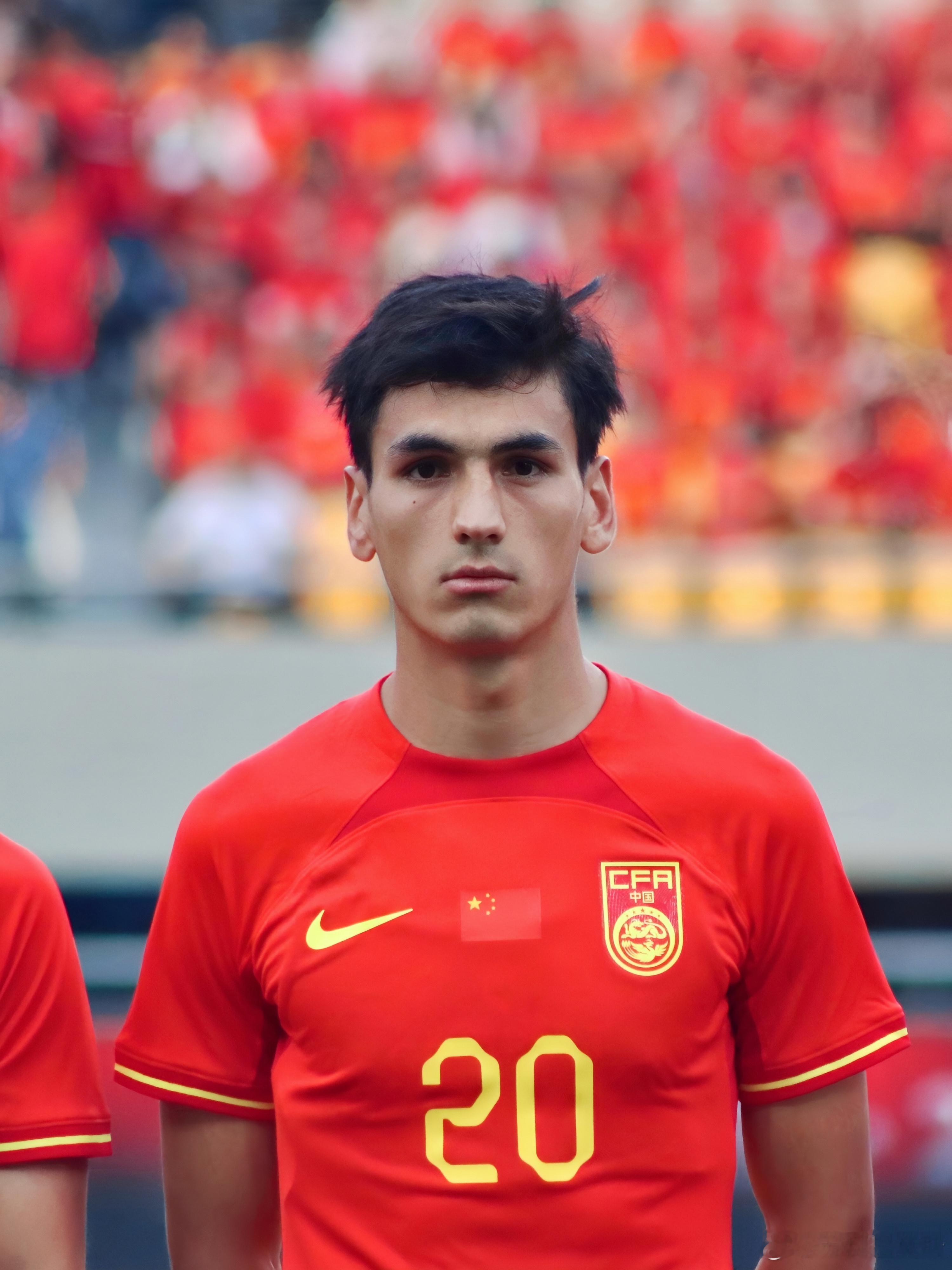 【转会】球员阿布拉汗•哈力克正式加盟河南足球俱乐部。阿布拉汗2001年出生于