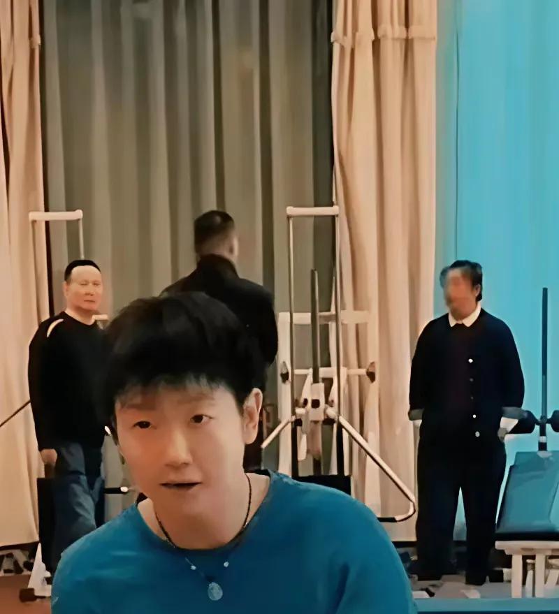 莎爸爸和莎妈妈想孩子了，亲自到北京探班，近期国乒赛程安排很紧，世乒赛刚完莎