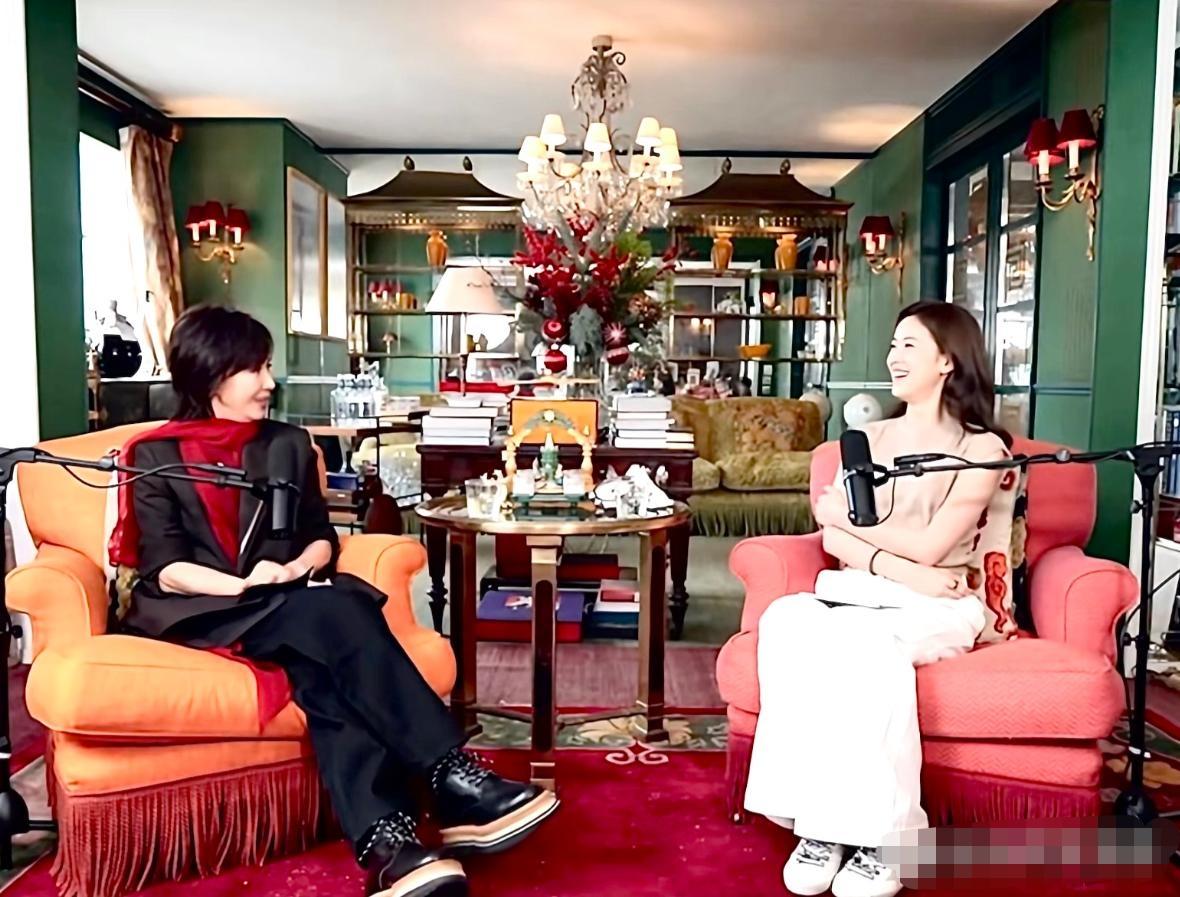 救命！章泽天这主持尬得我抠出三室一厅！全程只会“wow”，刘嘉玲硬生生说成单口相