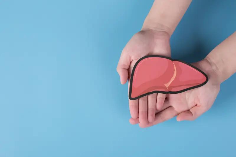 男孩发烧十几个小时，退烧后脸变黑，这事儿听起来挺吓人。其实发烧后脸色发黑，可能是