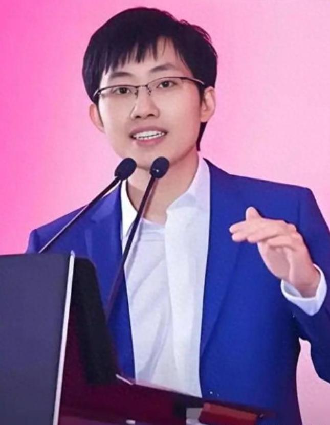 DeepSeek创始人梁文锋是个什么样的人？梁文锋这个人，最让我服气的一点是