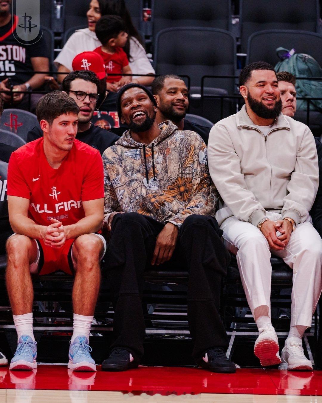 EvanSidery报道，有传言称，杜兰特可能已经打完了他在火箭的最后一场比赛