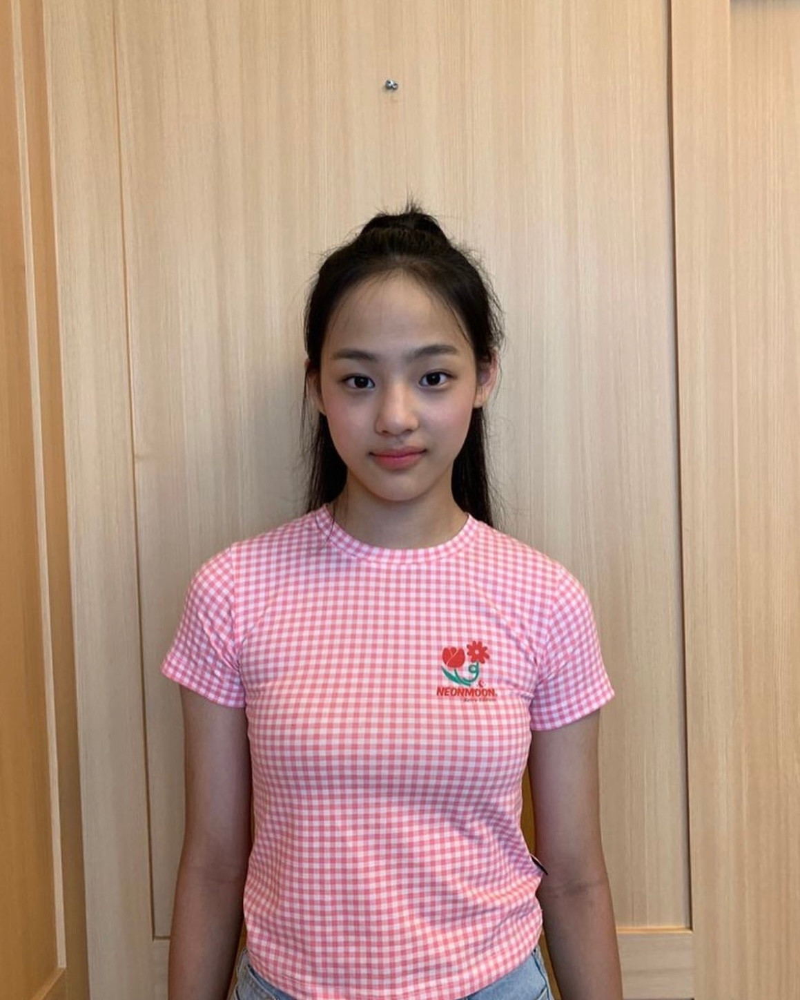 您之前是说我家孩子小时候特别土特别村是吗？