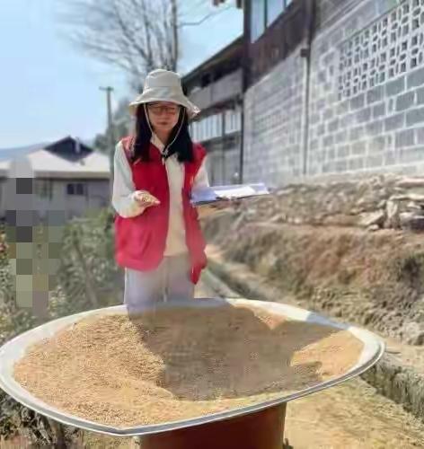 清华医学硕士放着优渥生活不干扎根大山当驻