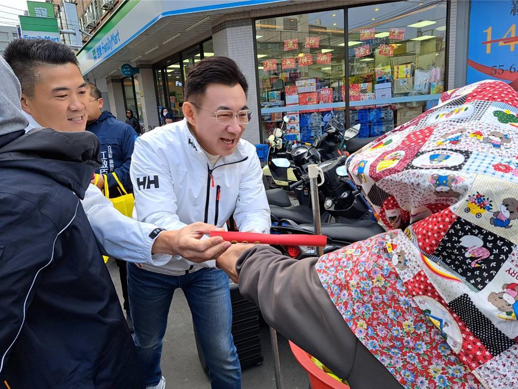 弃杨琼璎，选江启臣，颜宽恒作出选择！江启臣周休两日的参选活动，都有颜宽恒陪同