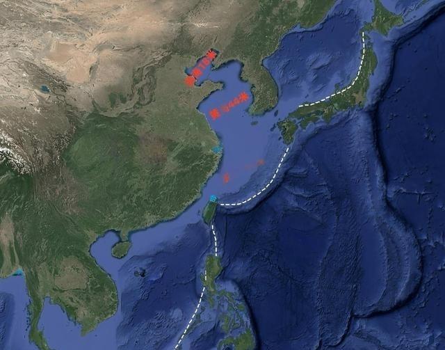 钓鱼岛日本灯塔是日本青年社于1978年8月在钓鱼岛上搭建的，后因台风侵袭而损毁，