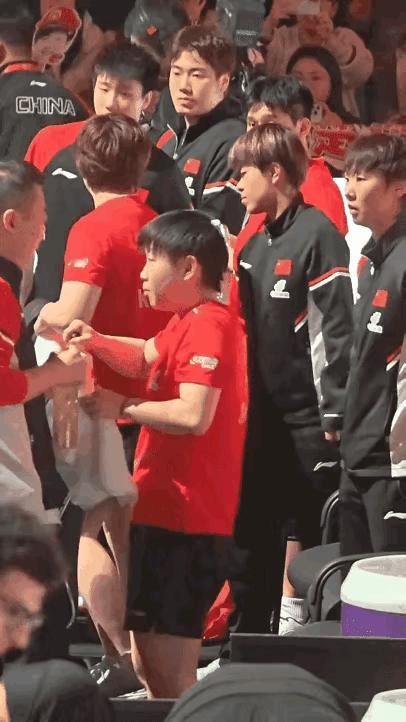 国乒队的男孩女孩好像是选美选出来的，个个都是漂亮帅气又可爱的[呲牙笑][呲牙笑][呲